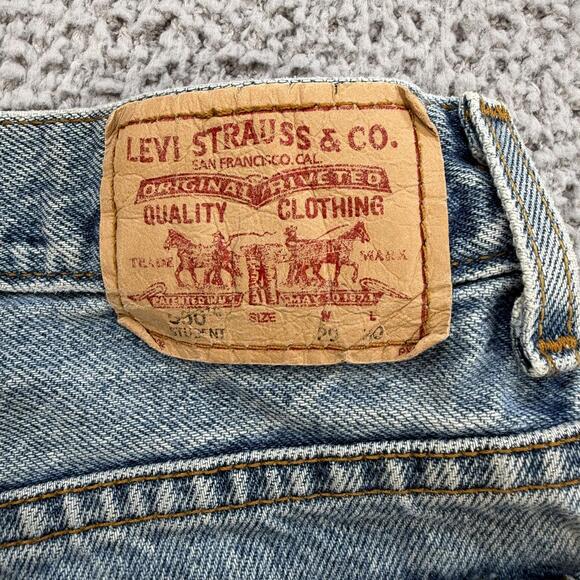 Vintage Levis 550 Distressed Denim Cutoff Jean Shorts Light Wash Grunge Y2K W29 - Picture 4 of 7